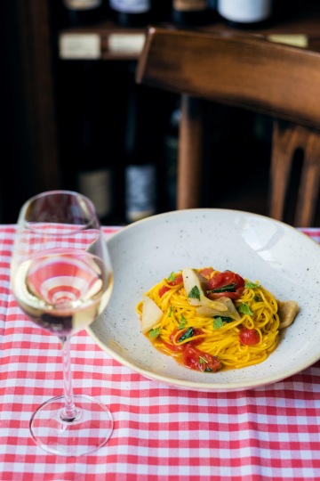 Tagliolini s artyčoky a rajčaty